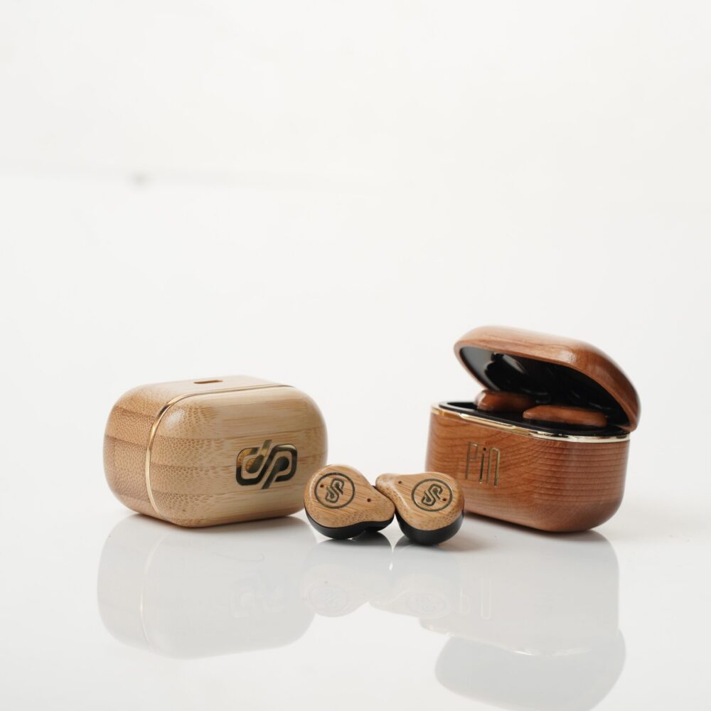 The pin Earbuds 1